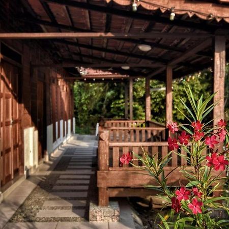 Oyo Home 90745 Desa Balqis Beach Resort Malacca Exterior foto
